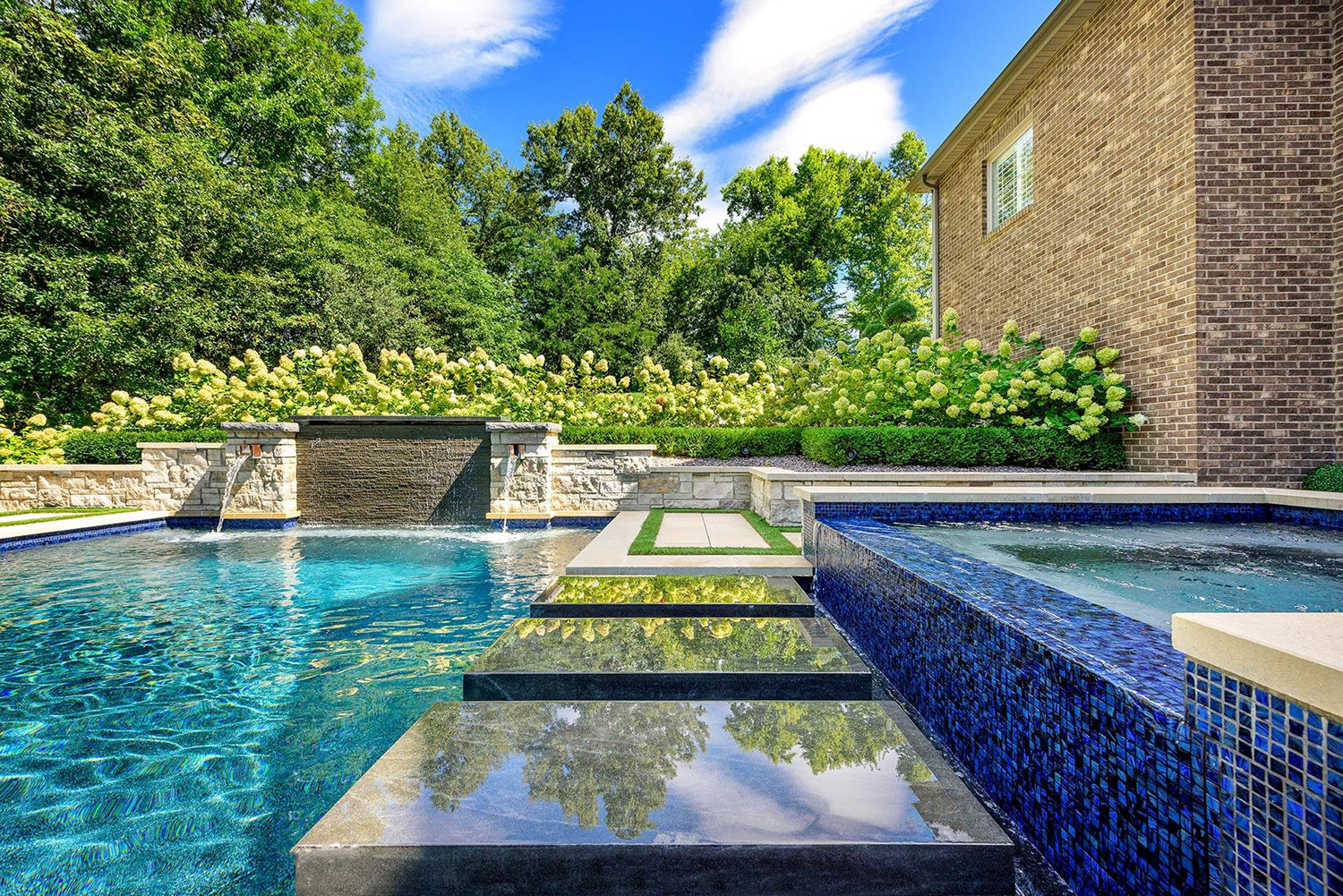 How to Fight Algae in pools