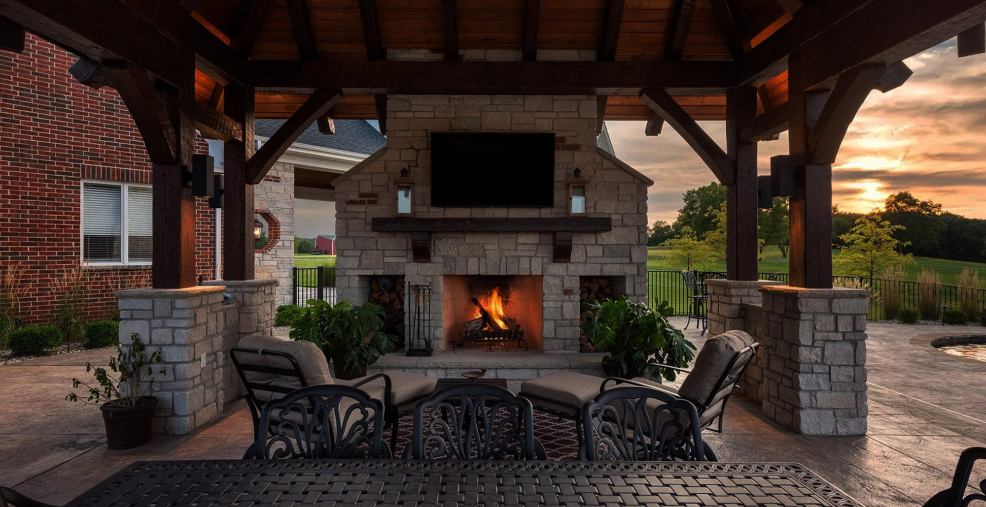 Fireplaces & Fire Pits