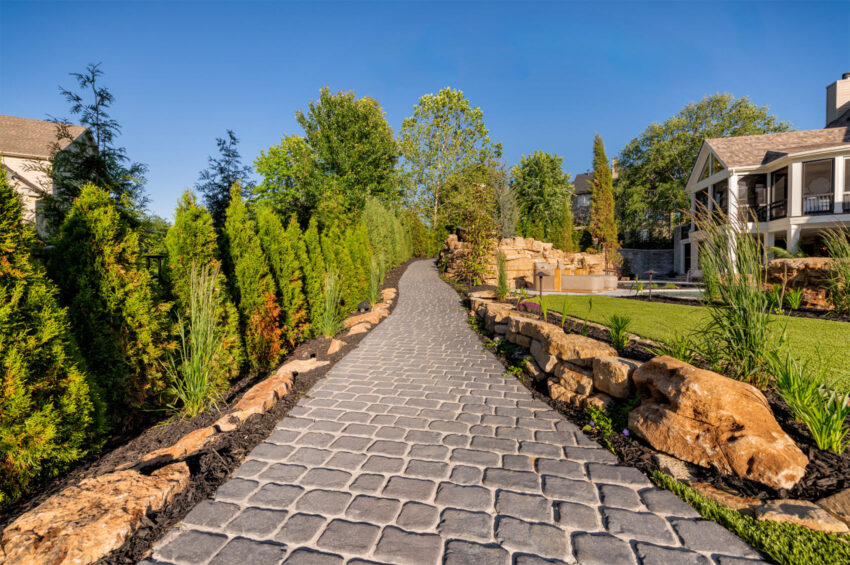 cobblestone-paver-sidewalk-walkway