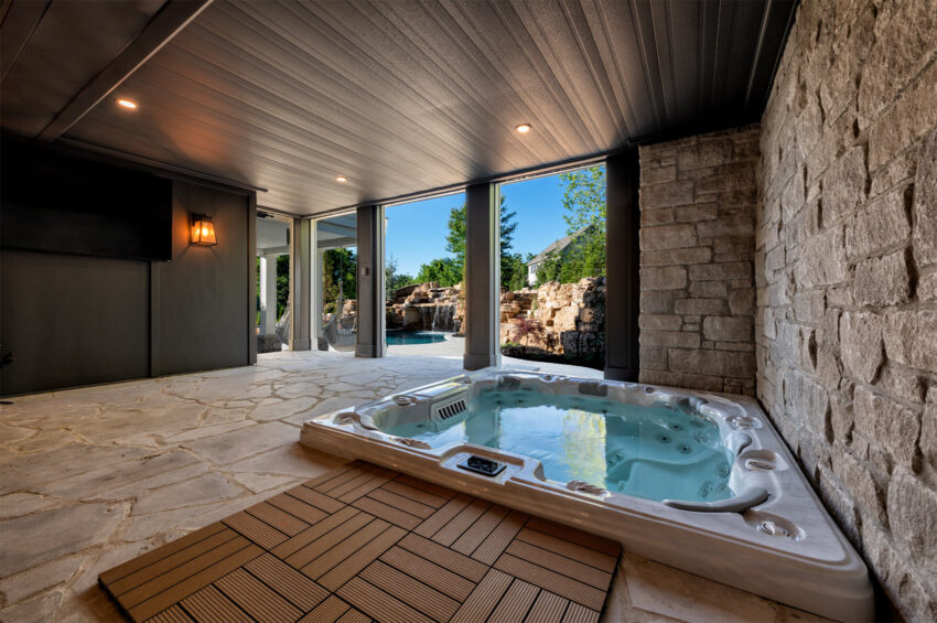 hot-tub-under-patio