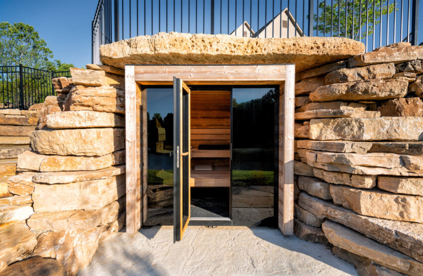 stone-enclosed-hot-sauna