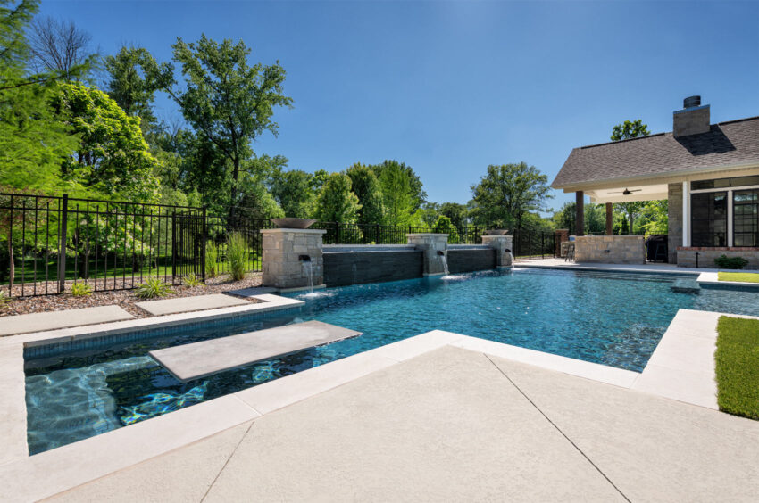 pool-inpool-table-seating