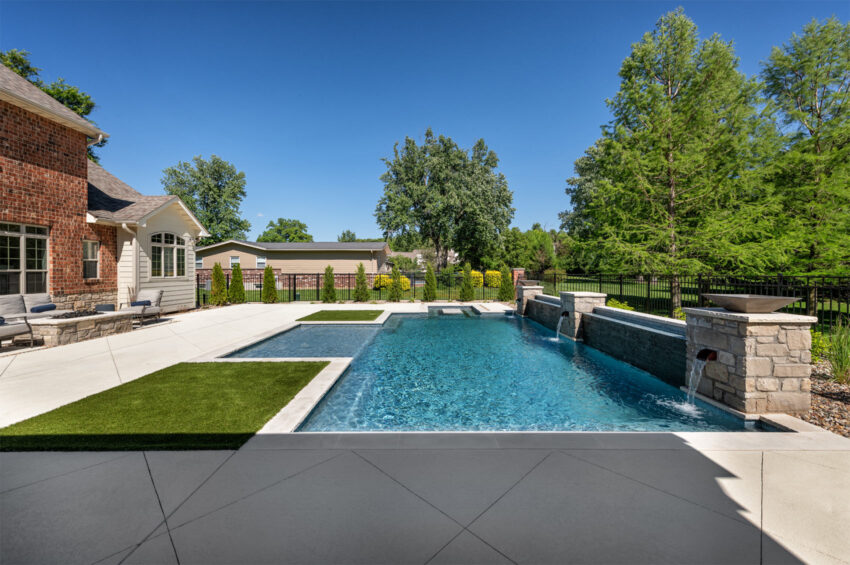 pool-sunshelf-waterwall-table2
