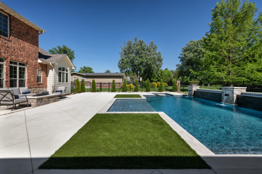 pool-sunshelf-waterwall-table3