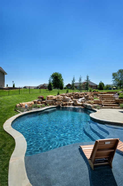 sunshelf-pool-stone-waterfall