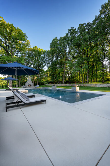 lounge-seating-swimming-pool